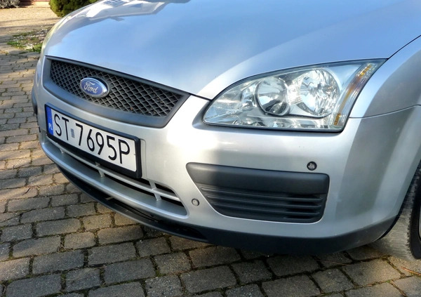 Ford Focus cena 7900 przebieg: 228000, rok produkcji 2005 z Września małe 742